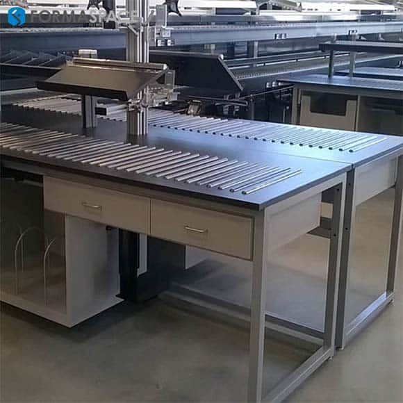 Custom Packing and Shipping Workstation