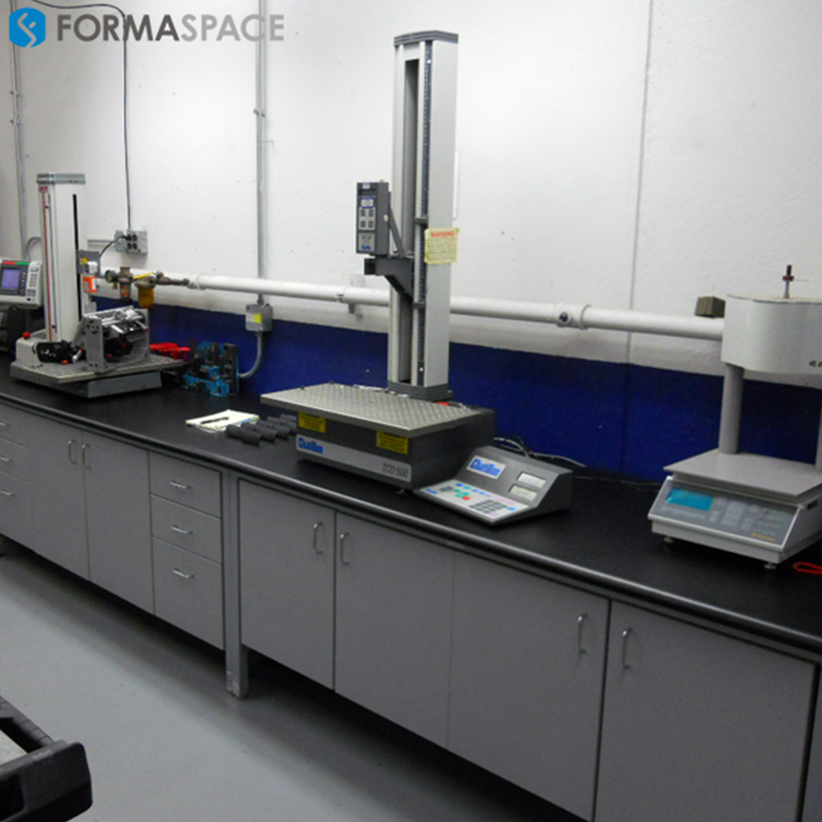Modular Laboratory Benches with Storage