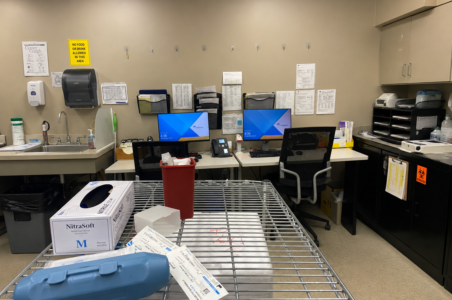 Courier and drop-off area before renovation